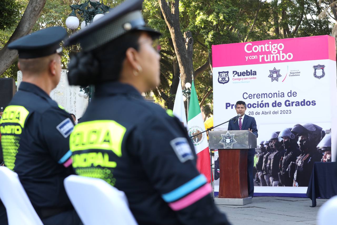 Pide Rivera comprensión a ciudadanos para policías que chocan patrullas