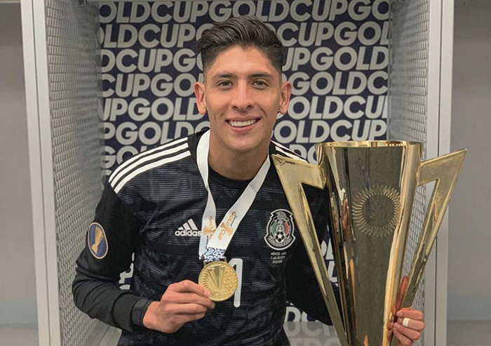 Oficializan fichaje de Edson Álvarez con el Ajax de Holanda