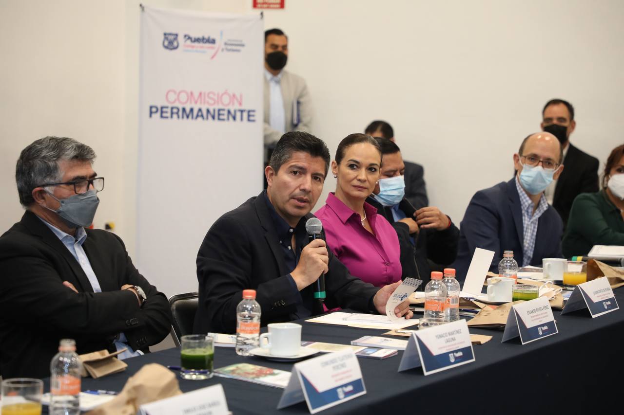 Rivera preside séptima sesión de la Comisión Permanente por Puebla