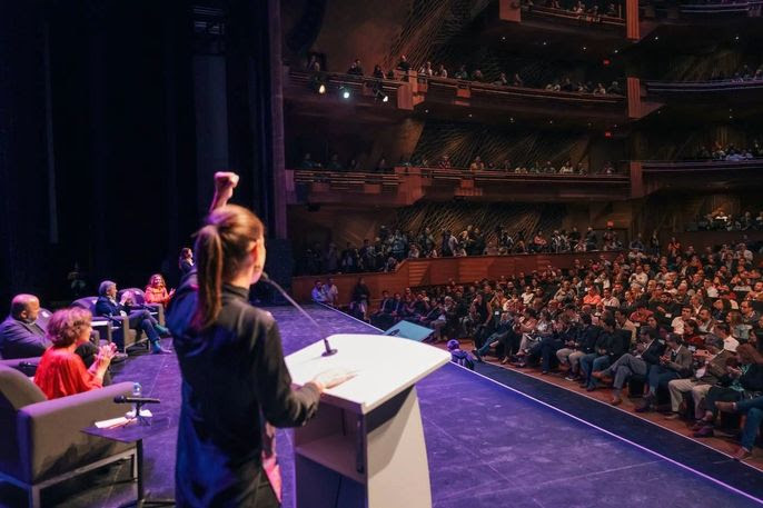 La educación pública es clave para lograr un México próspero: Sheinbaum