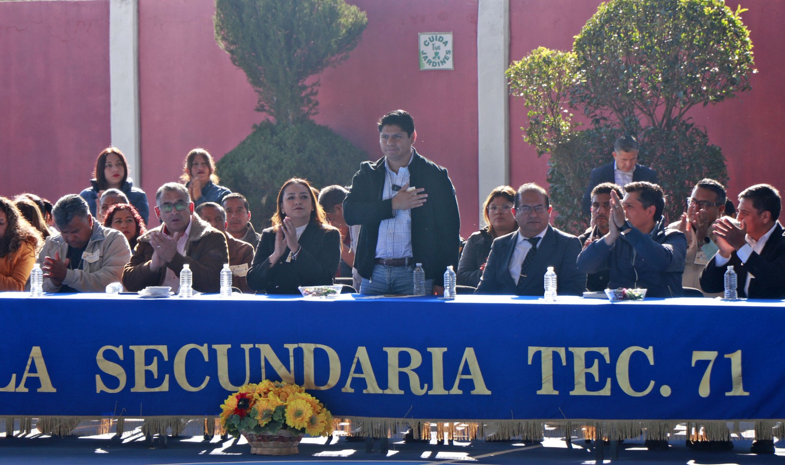 No podemos pensar en el futuro si no invertimos en educación: Omar Muñoz