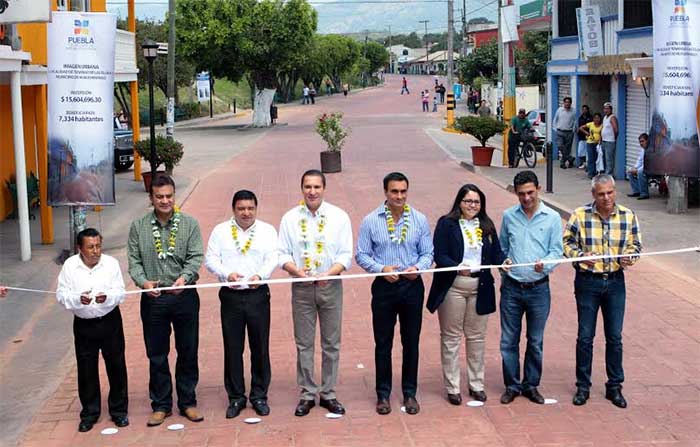 Moreno Valle impulsa proyectos turísticos y educativos en la Sierra Norte