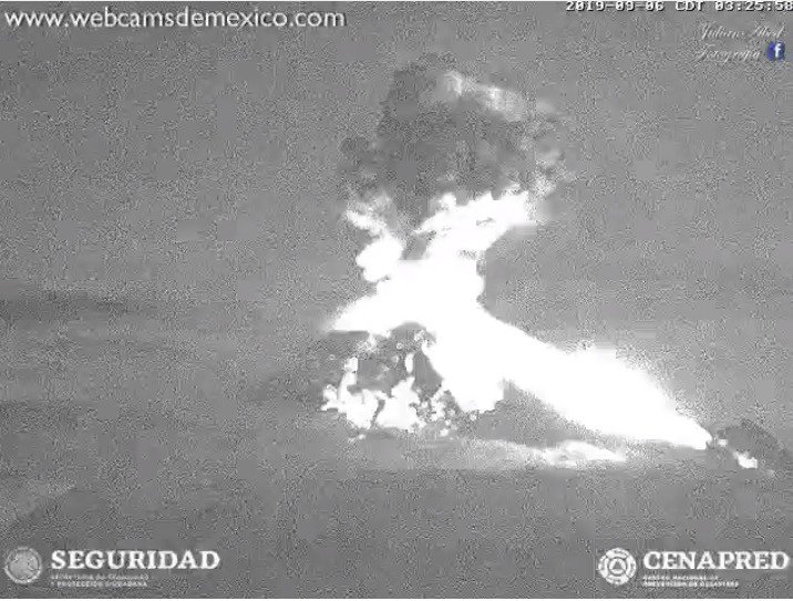 VIDEO Inicia un viernes muy activo el volcán Popocatépetl