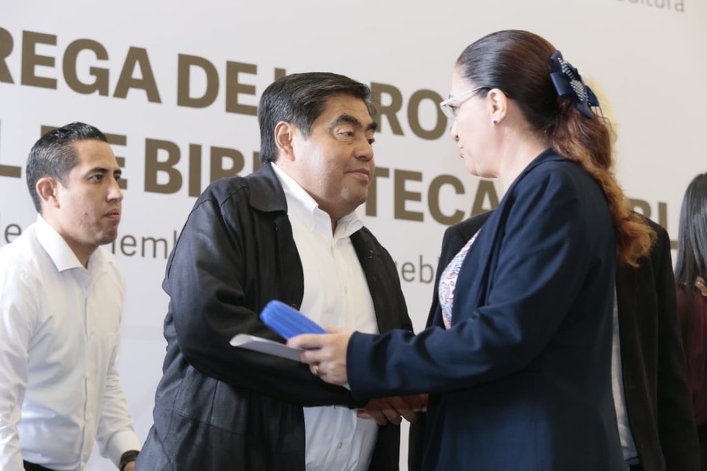 Entrega Barbosa 9 mil libros a las bibliotecas de 29 municipios