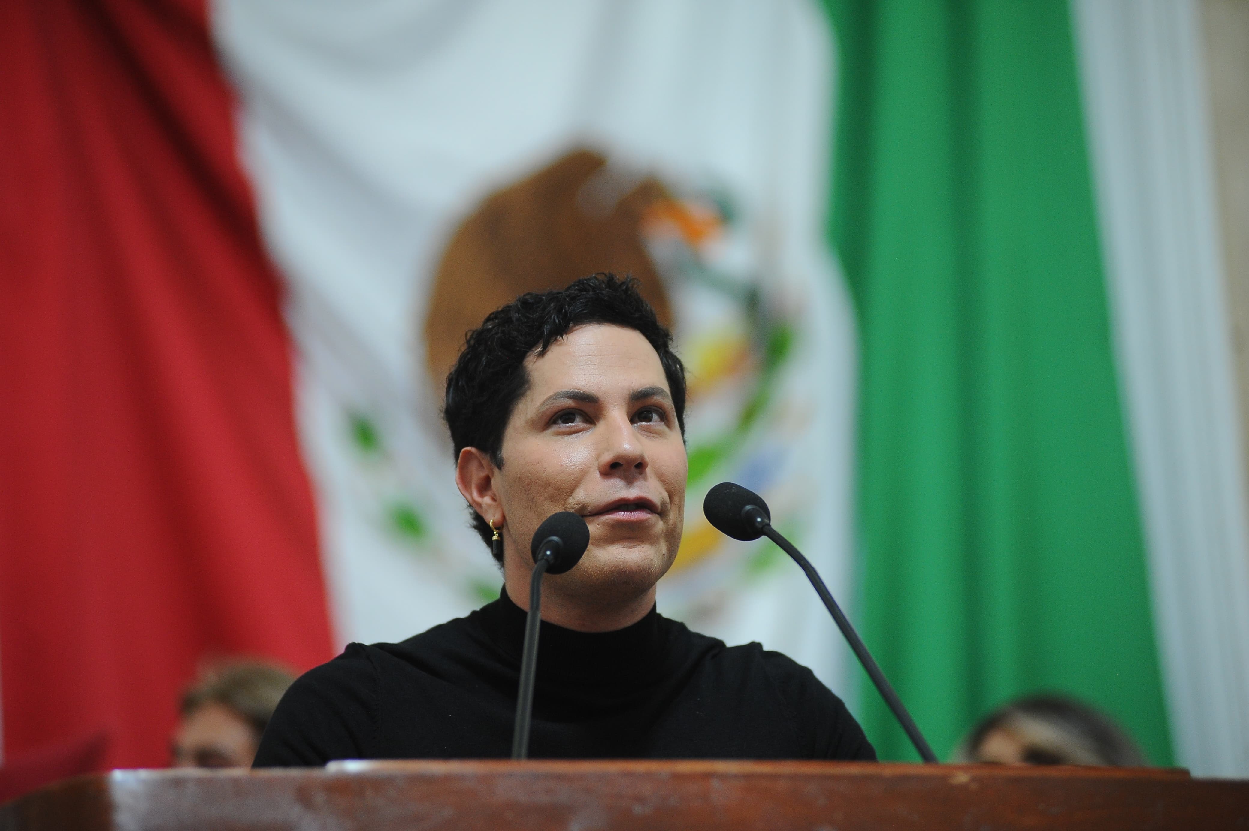 Christian Chávez, cantante y activista, emite mensaje en el Congreso de la CDMX