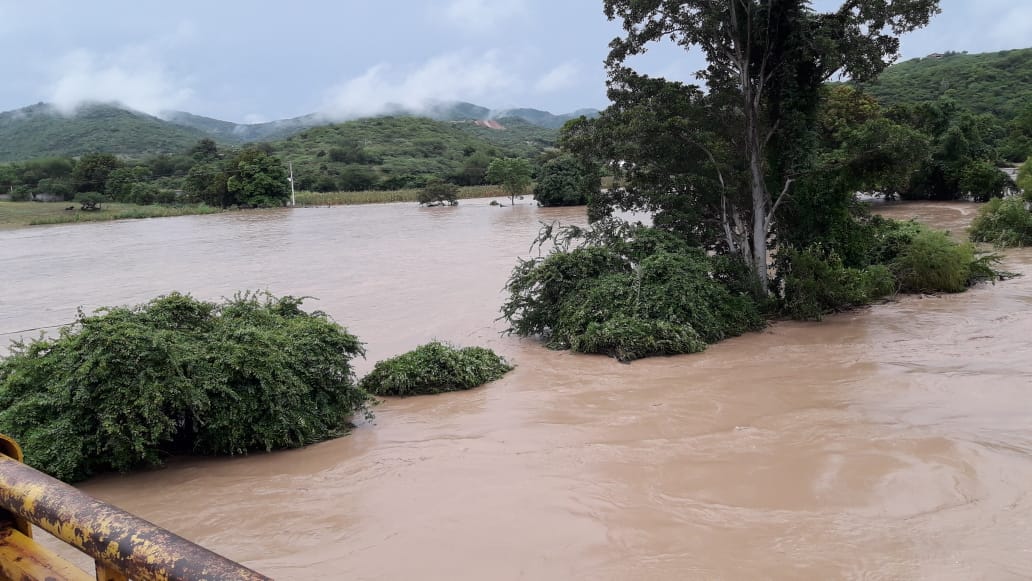 Descartan localidades incomunicadas tras inundaciones por Narda