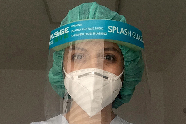 Egresada de Medicina BUAP apoya programa de personas sin hogar y con COVID en Alemania