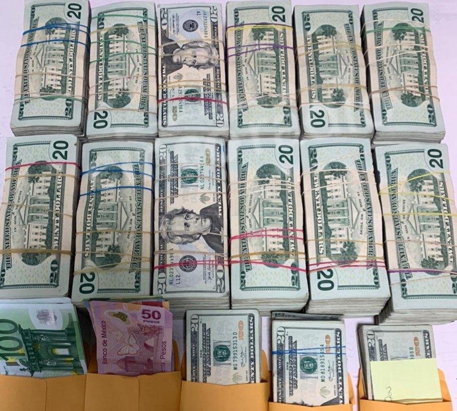 Cae venezolano con 2.7 mdp en dólares, euros y bolívares en Huejotzingo