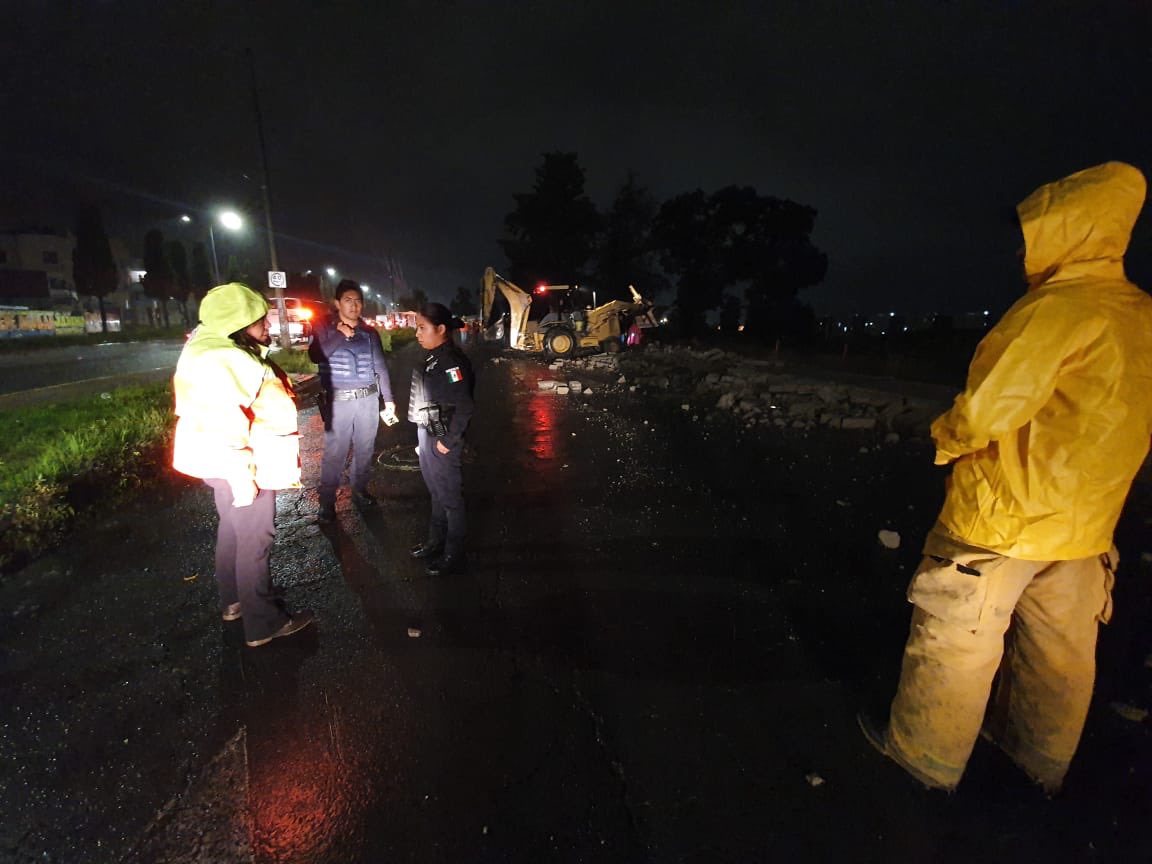 Lluvia derriba barda 100 metros en Bosques de San Sebastián