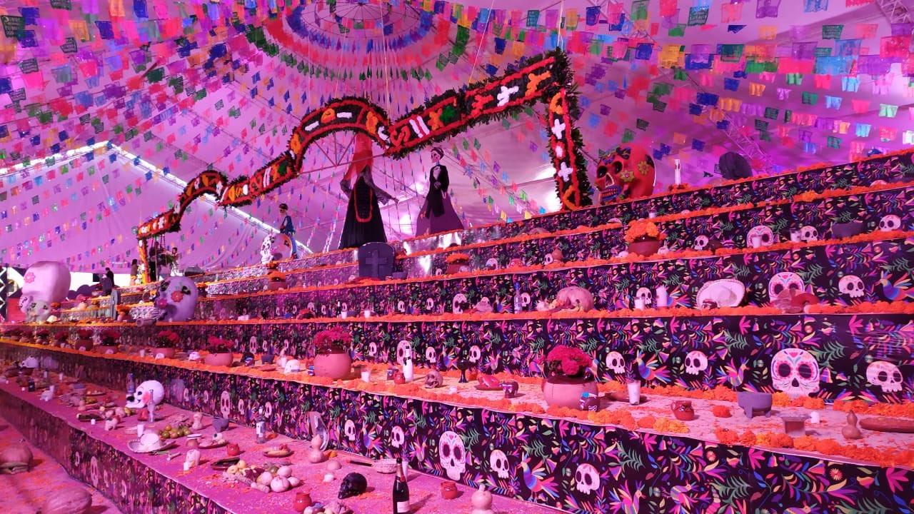 Hidalgo rompe récord, hace el altar más grande del mundo