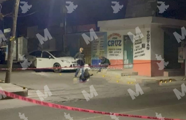 Sicarios ejecutan a hombre y hieren a su pareja menor de edad en Tehuacán