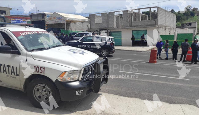 VIDEO Le dan el tiro de gracia a empleado en negocio de venta de lotes en Puebla