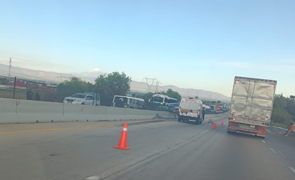 Ejecutan a hombre mientras circulaba sobre la Puebla-Orizaba en Acatzingo