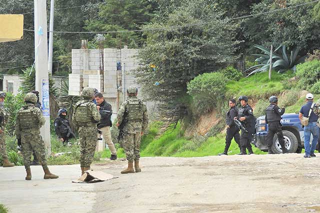 Ejército rescata a municipales de Tepeaca