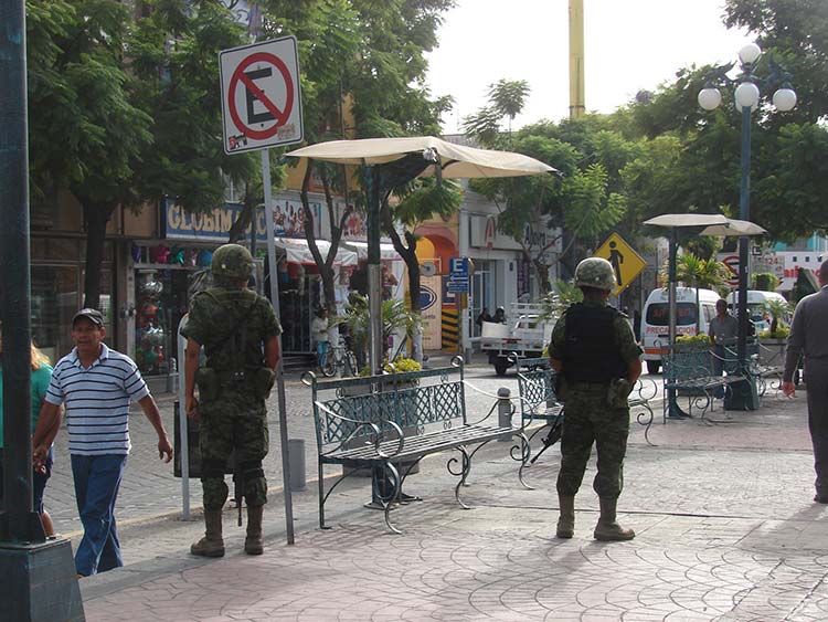 Ejército refuerza vigilancia en calles de Tehuacán