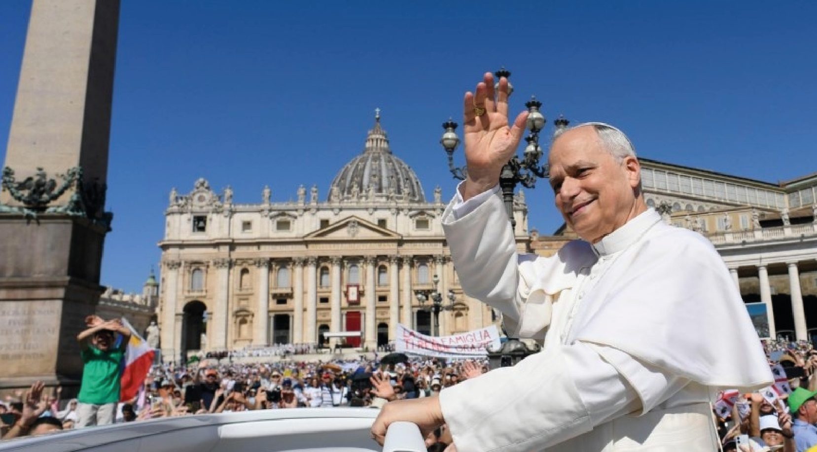 Papa León sorprende a miles de jóvenes en el Jubileo en la Plaza de San Pedro 
