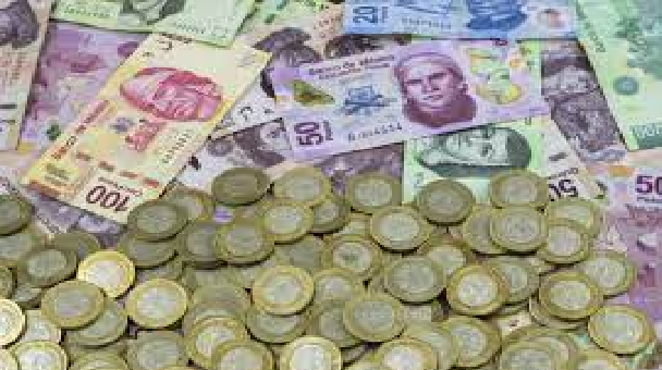 El peso mexicano perdió terreno contra el dólar
