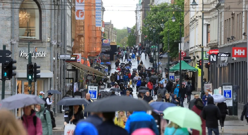 Noruega elimina restricciones por COVID-19