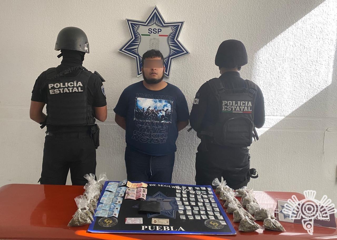 Detienen a El Gordo, presunto narcomenudista en Atlixco