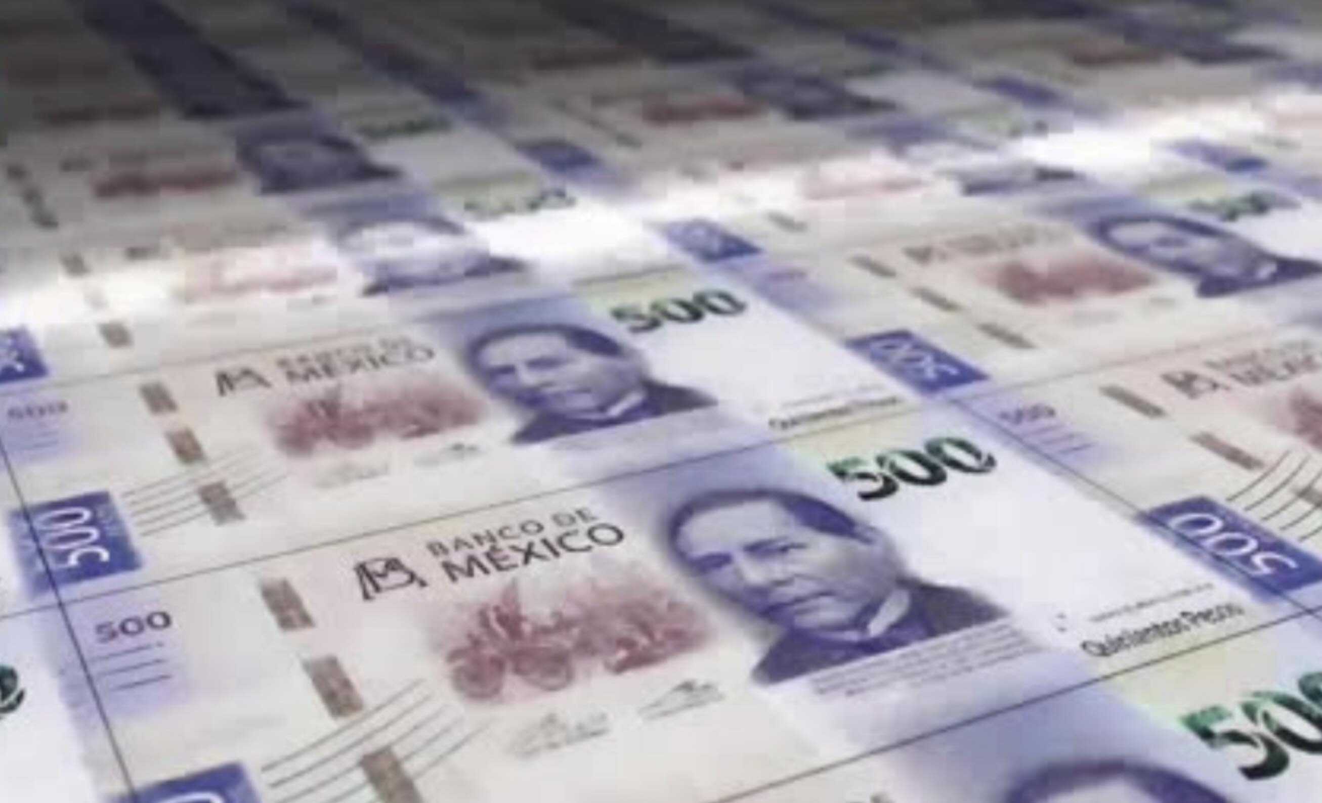 El peso sigue débil frente al dólar; acumula pérdida de 82 centavos