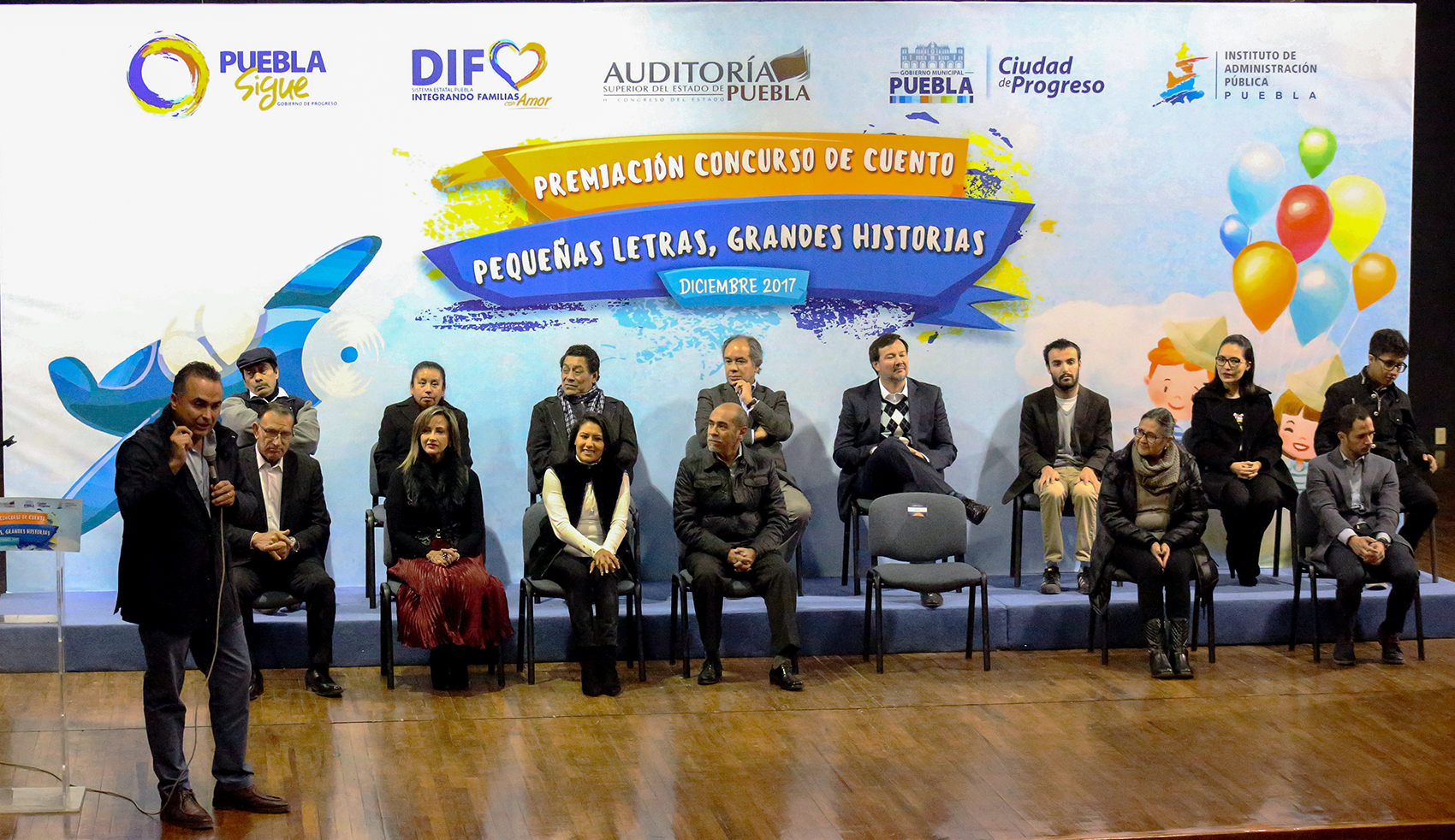 Auditoría Puebla premia a ganadores de concurso de cuento