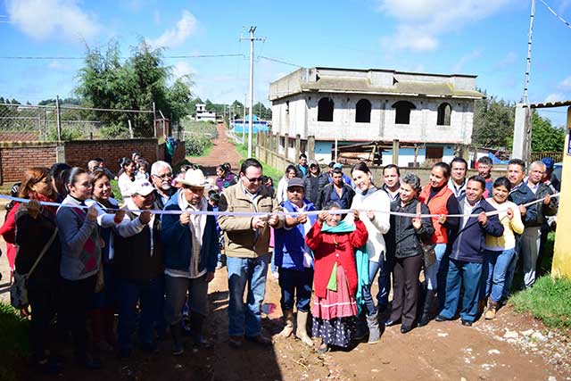 Inauguran electrificación en Texocoyohuac