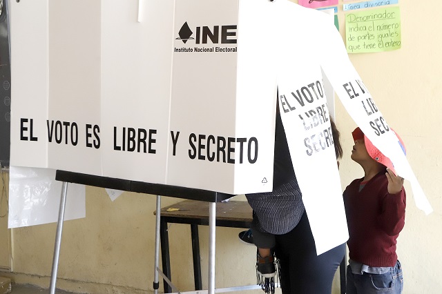 En Puebla faltan 130 mil rúbricas para lograr la revocación del mandato