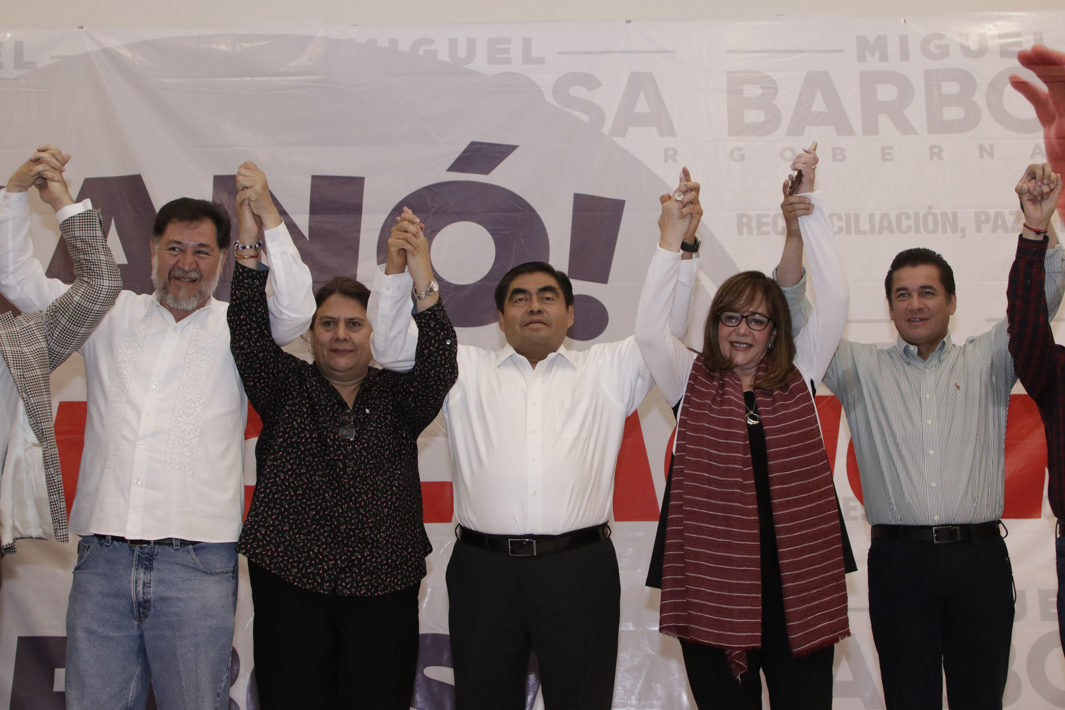 Convoca Miguel Barbosa a celebrar su triunfo en el zócalo