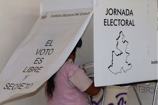 No hay prisa para elecciones en Momoxpan, asegura Arriaga