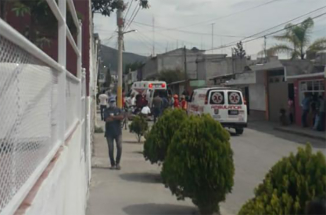 Muere trabajador del Ayuntamiento de Tecamachalco al caer de poste