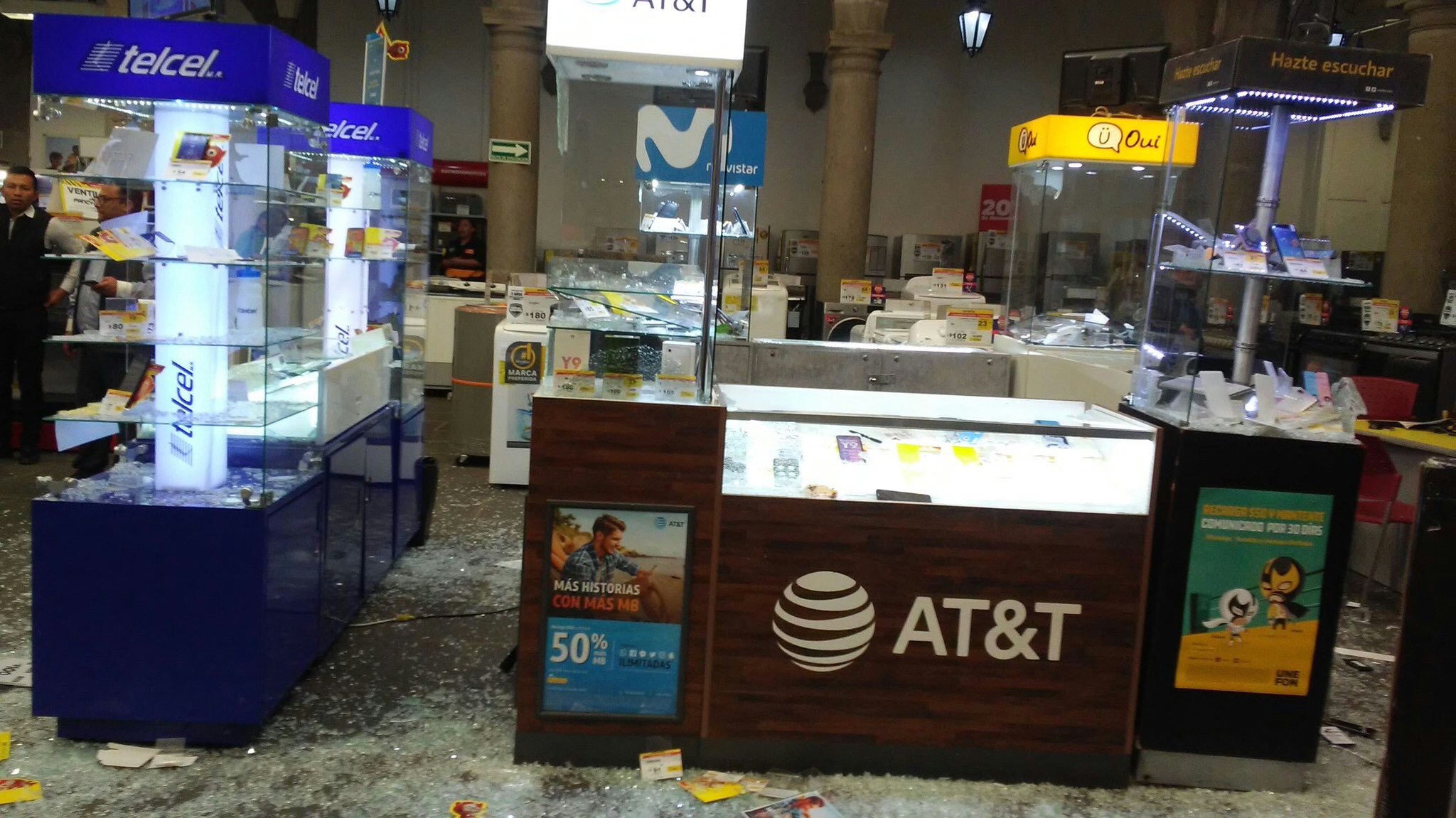 Balacera en Banco Azteca de San Jerónimo Caleras