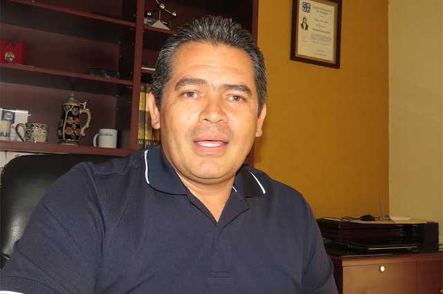 Evita ser detenido el ex edil de Tehuacán Eliseo Lezama 