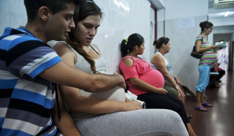 Cada día, casi mil adolescentes mexicanas de entre 12 y 19 años se vuelven madres, la Enepea adolece