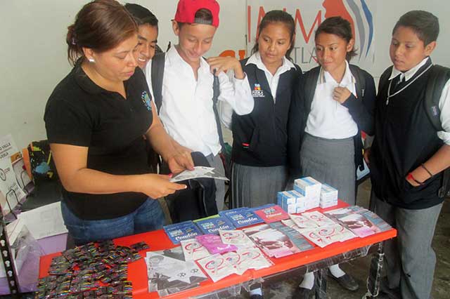 Buscan prevenir embarazos no deseados en Chietla