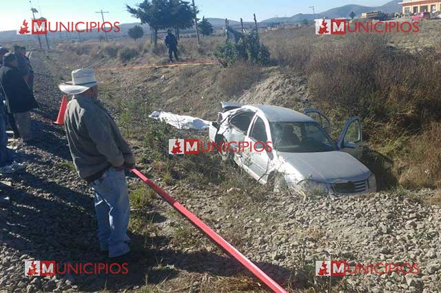 Tren embiste vehículo en Cañada Morelos con saldo de 3 muertos