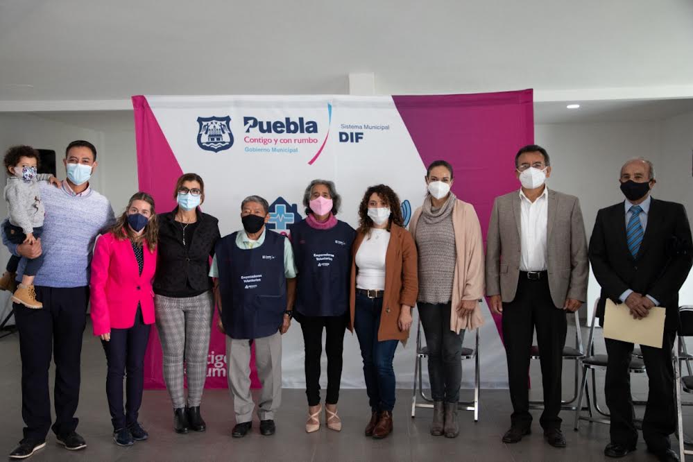 Regresan 930 empacadores de la tercera edad en Puebla