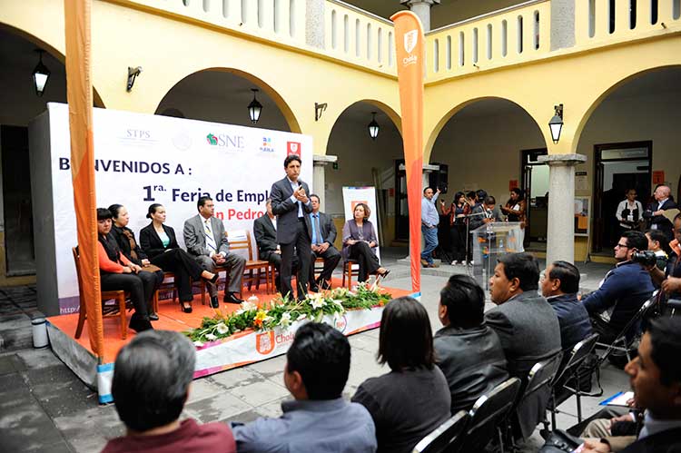 Ofertan más de mil vacantes en 1ª Feria del Empleo de San Pedro Cholula