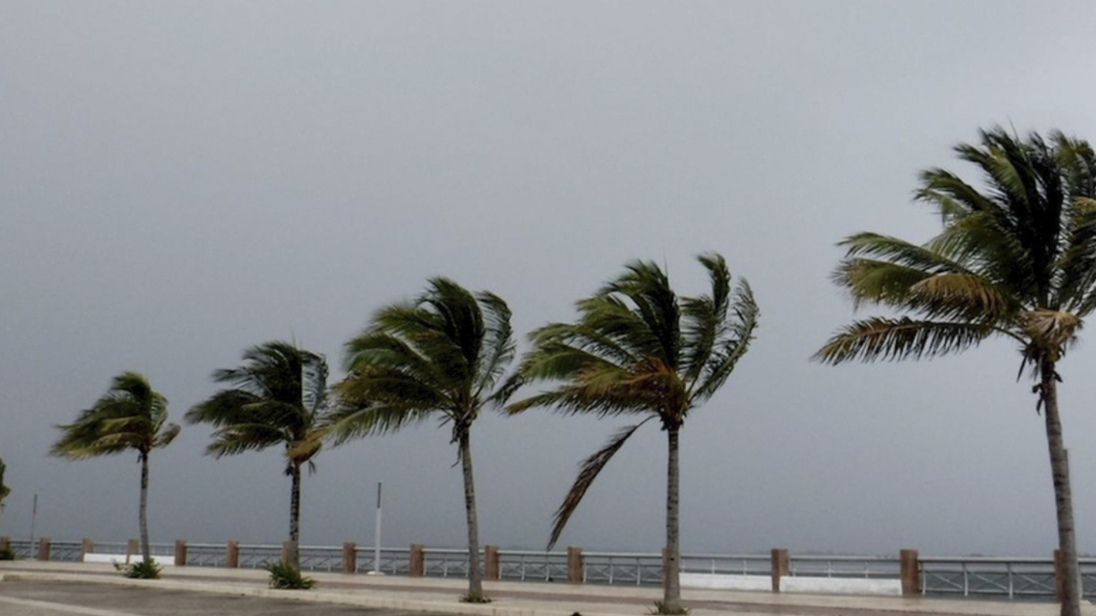 En alerta el Pacífico mexicano por tormentas tropicales Élida y Douglas