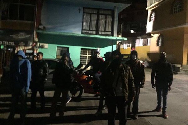 Encapuchados acusan que asilo de Teziutlán guarda despensas del PRI