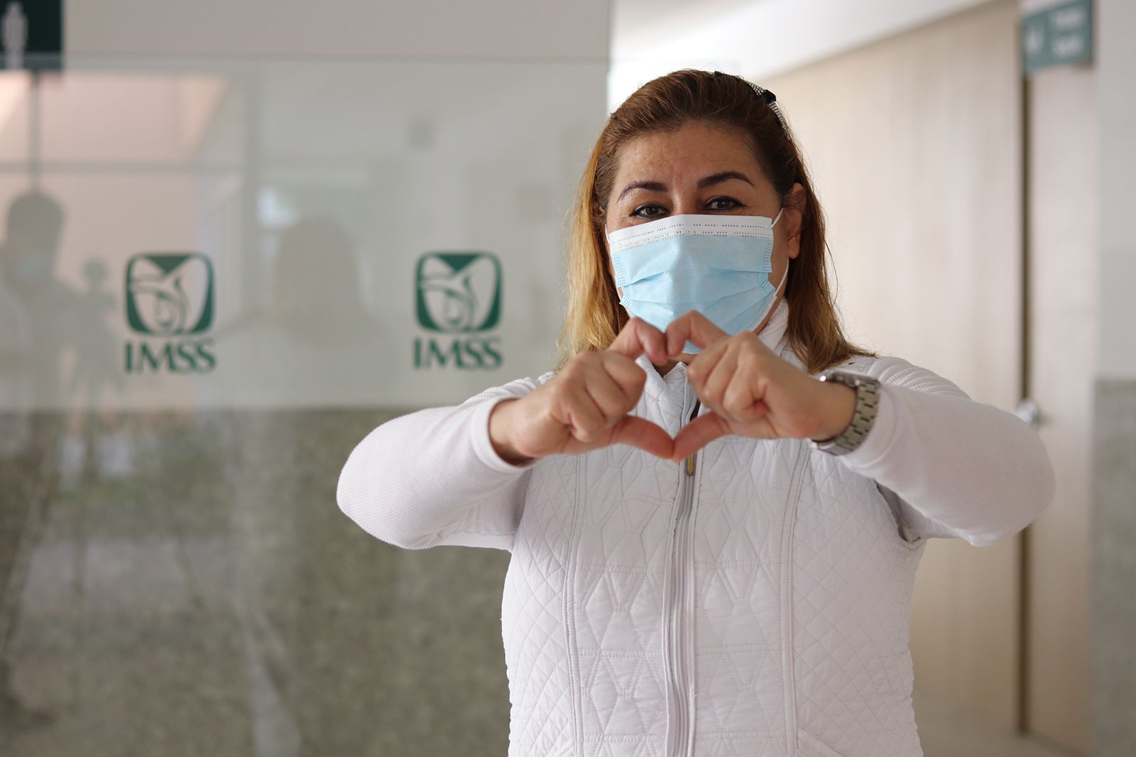 IMSS reconoce a la enfermera poblana del área covid Roxana Murillo