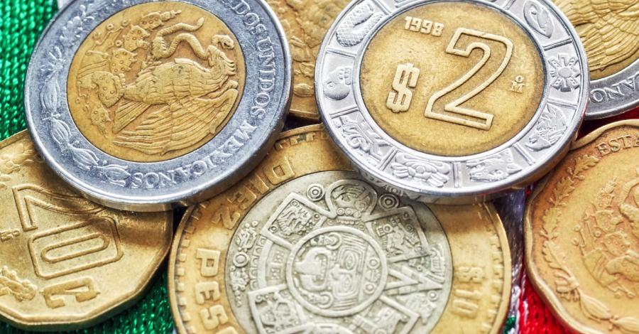 El peso mexicano retrocedió este viernes y tuvo su cuarta caída semanal consecutiva