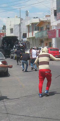 Entre heridos y detenidos, Texmelucan saca ambulantes de calles