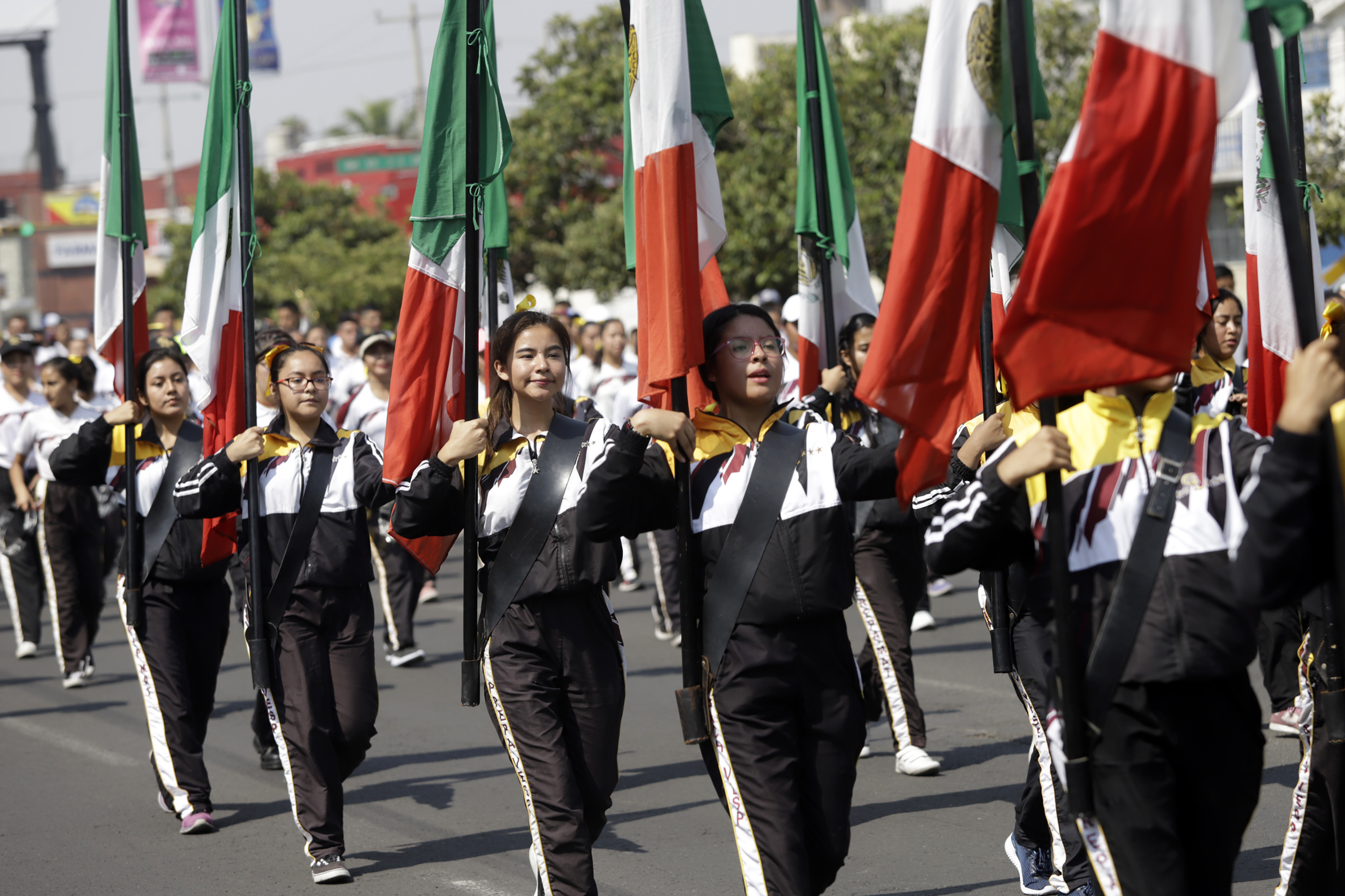 Listos 13 carros alegóricos para el desfile del 5 de Mayo