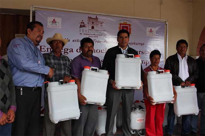 Entrega Ayuntamiento de Huejotzingo apoyos a campesinos