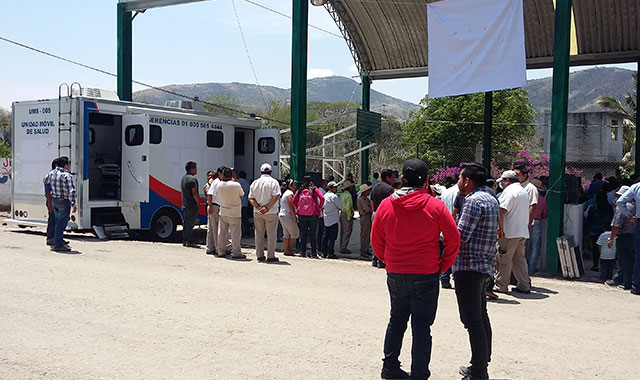 En temporada electoral, RMV entrega unidad médica en Xayacatlán
