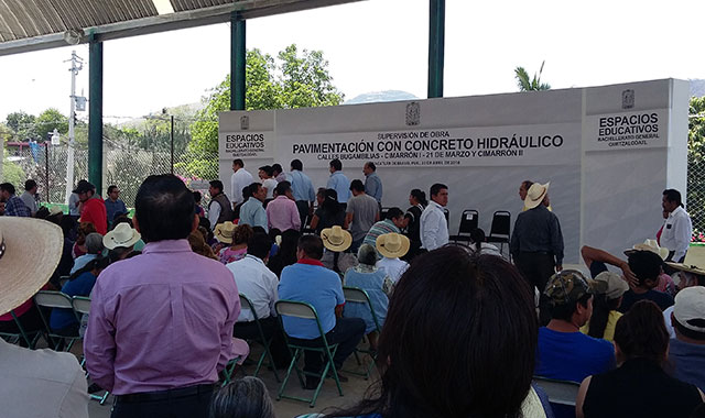 En temporada electoral, RMV entrega unidad médica en Xayacatlán