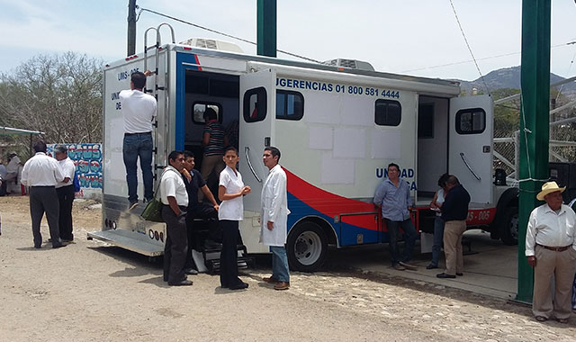 En temporada electoral, RMV entrega unidad médica en Xayacatlán