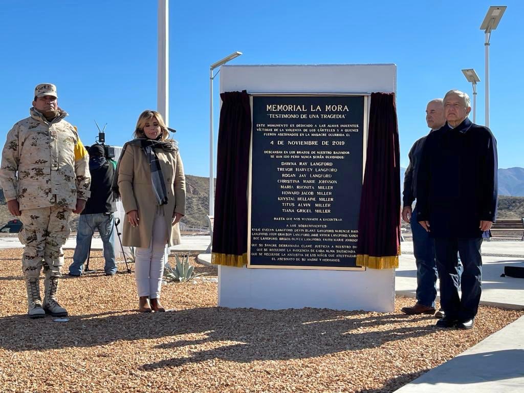 Inaugura AMLO memorial por masacre de familia LeBarón