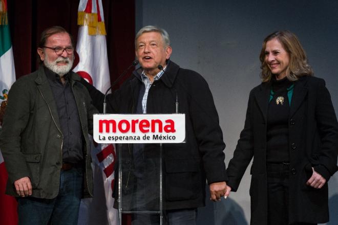 SAT debe aclarar condonación fiscal a empresa de Epigmenio Ibarra