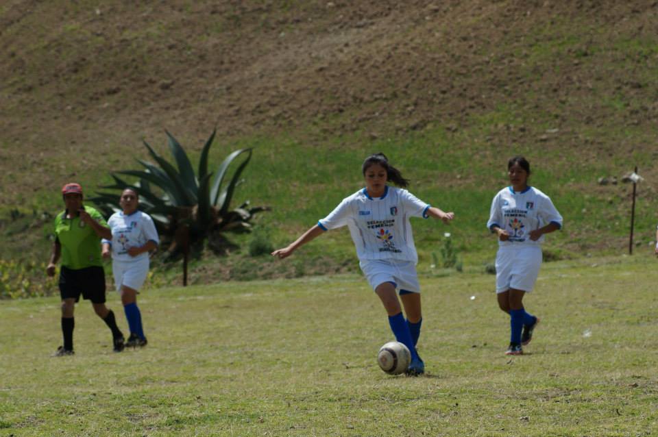 Luchan mujeres por la equidad de género en Huauchinango